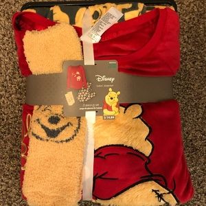 Winnie the Pooh pjs XL